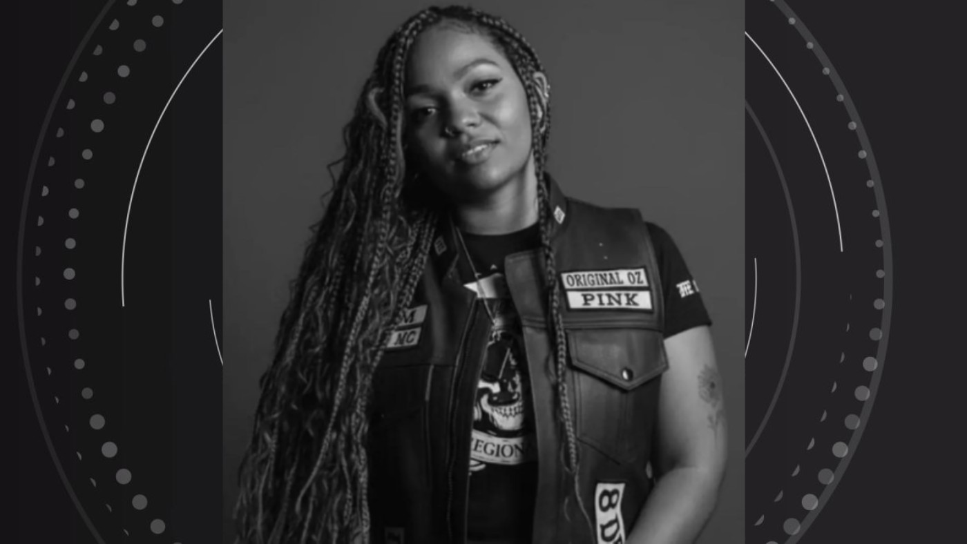 Mãe morre em acidente e motorista foge após roubar picape de pessoa que parou para ajudar, no Paraná