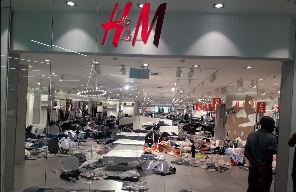 H&M fecha temporariamente lojas na África do Sul após protestos por racismo, Mundo