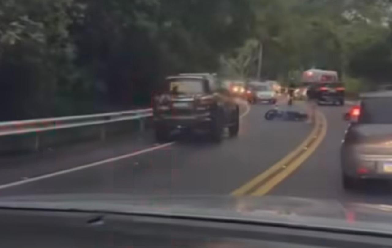 Motociclista morre atropelado após cair de moto na Rodovia Rio-Santos, em Angra dos Reis
