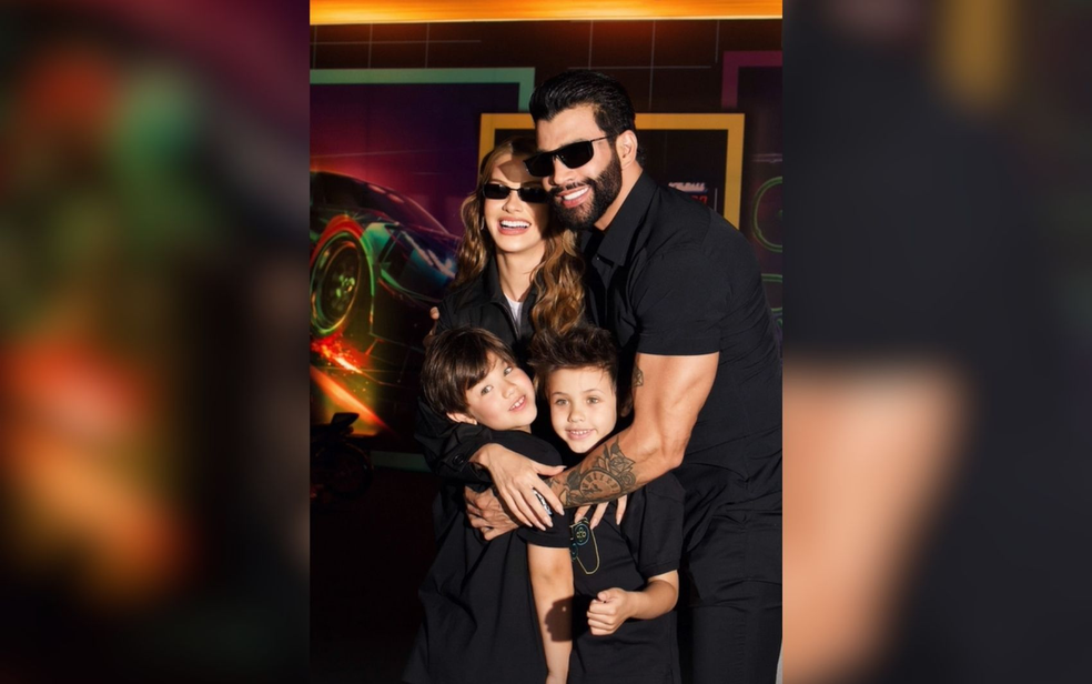O cantor Gusttavo Lima, a esposa Andressa Suita e os filhos Samuel e Gabriel  Foto: Reproduo/Redes Sociais