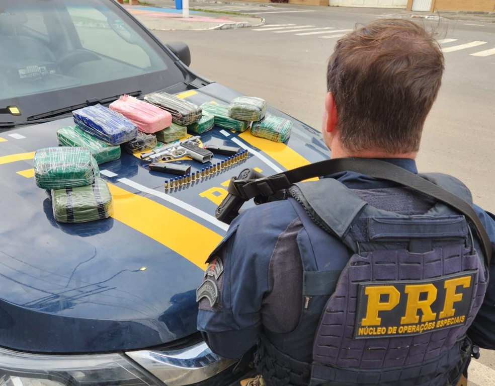 Polícia informou que o óxi é conhecido por ser mais potente e prejudicial que o crack. Droga foi apreendia no Espírito Santo — Foto: Divulgação/PRF
