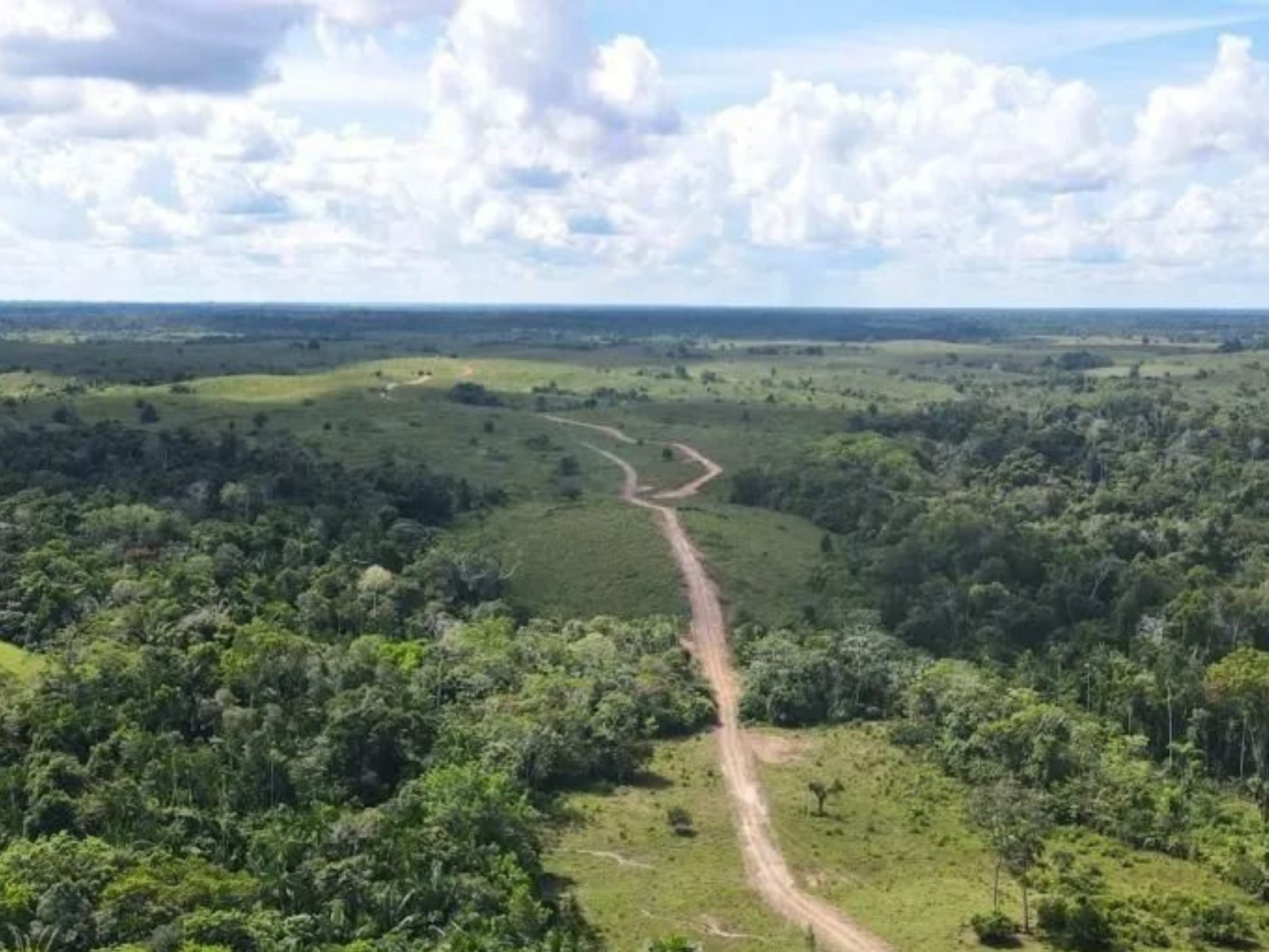 Mais de um ano após bloqueio de estrada entre cidades isoladas, acordo para construção é homologado no Acre