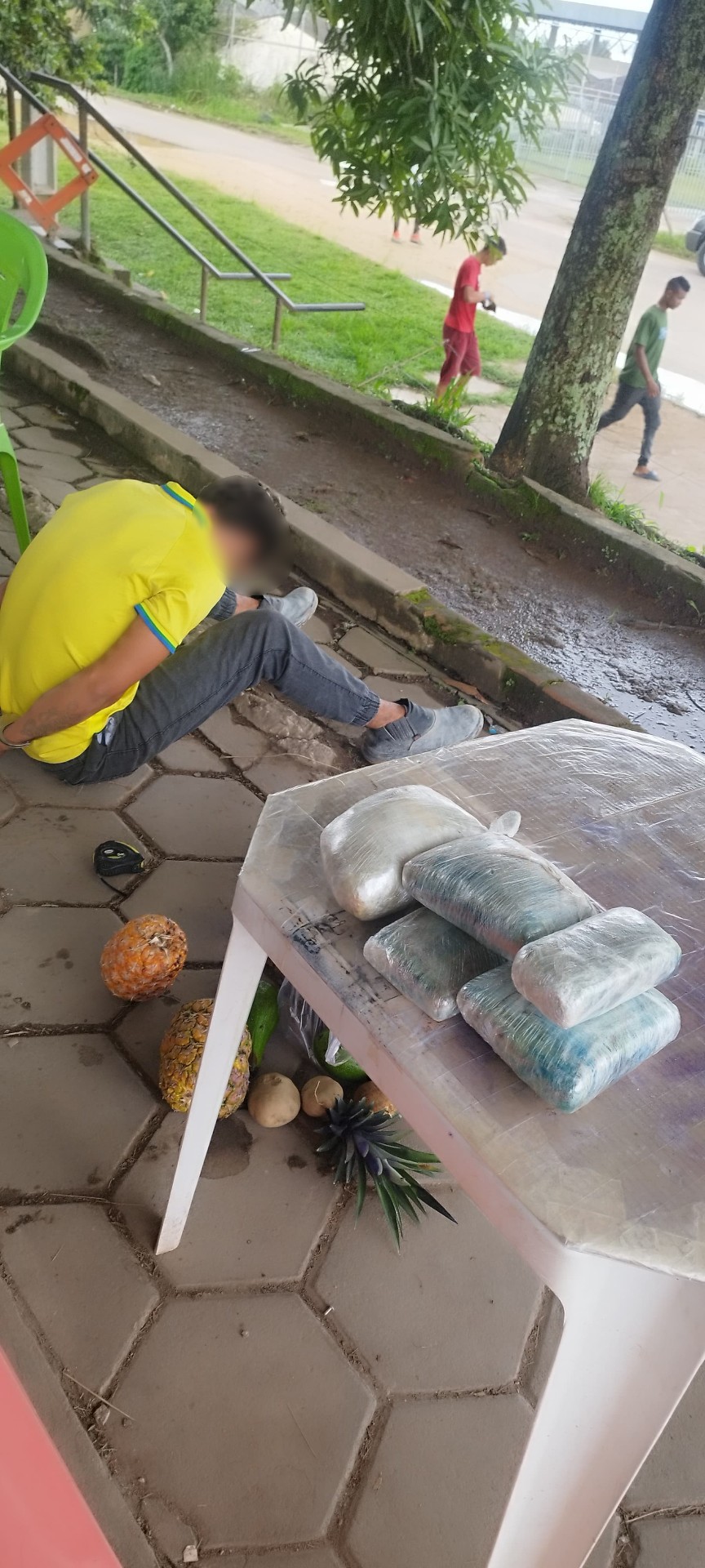 Jovem é preso levando cinco tabletes de skunk em táxi na fronteira com a Venezuela