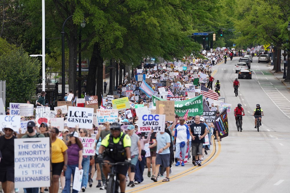 Manifestação contra Trump neste sábado (5) em Atlanta, nos EUA — Foto: Megan Varner/Reuters
