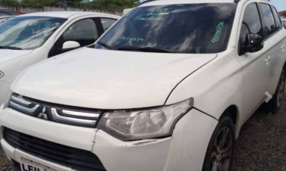 Leilão da Transalvador reúne veículos e sucatas  — Foto: Ascom/Transalvador