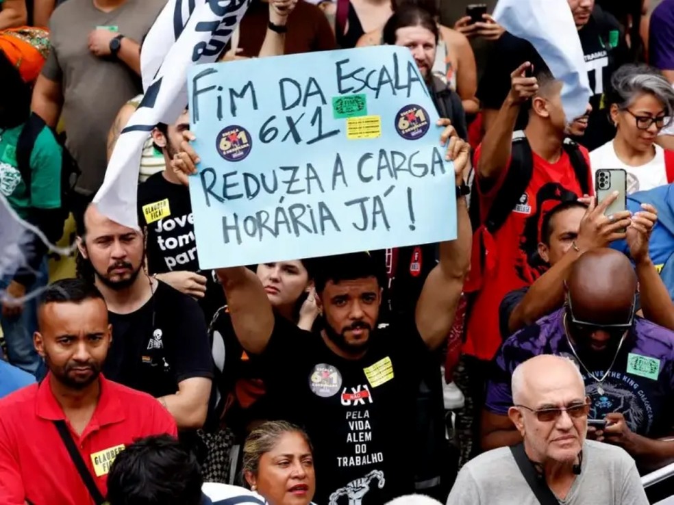 Mudança da escala 6x1 teve grande adesão nas redes sociais e impulsionou projetos no Congresso — Foto: Tânia Rêgo/Agência Brasil