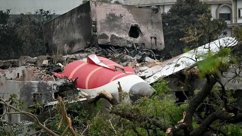 As duras críticas ao relatório preliminar sobre queda de avião da Air India