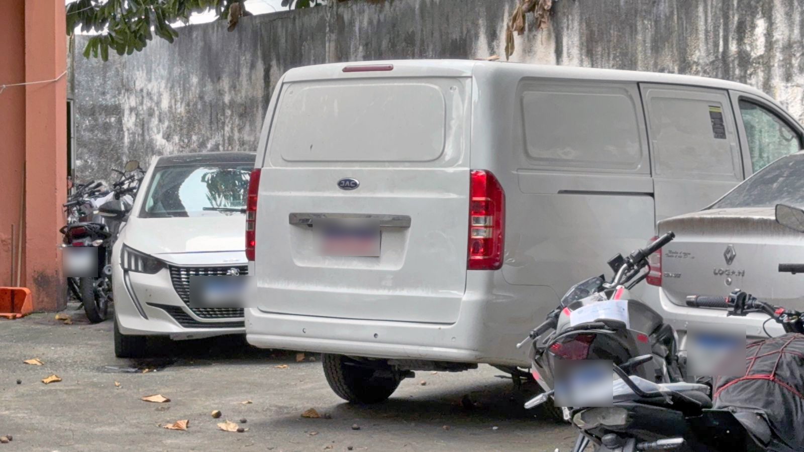 Motorista que atropelou filha de diplomatas em Ipanema disse que estava no emprego havia 1 semana e era a 3ª vez que dirigia a van
