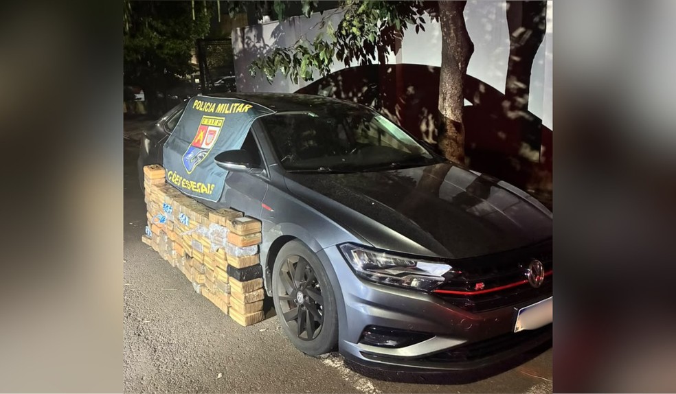 2 de 2
Quase 130 kg de maconha são apreendidos em rodovia de Assis (SP) — Foto: 8° Baep/Divulgação