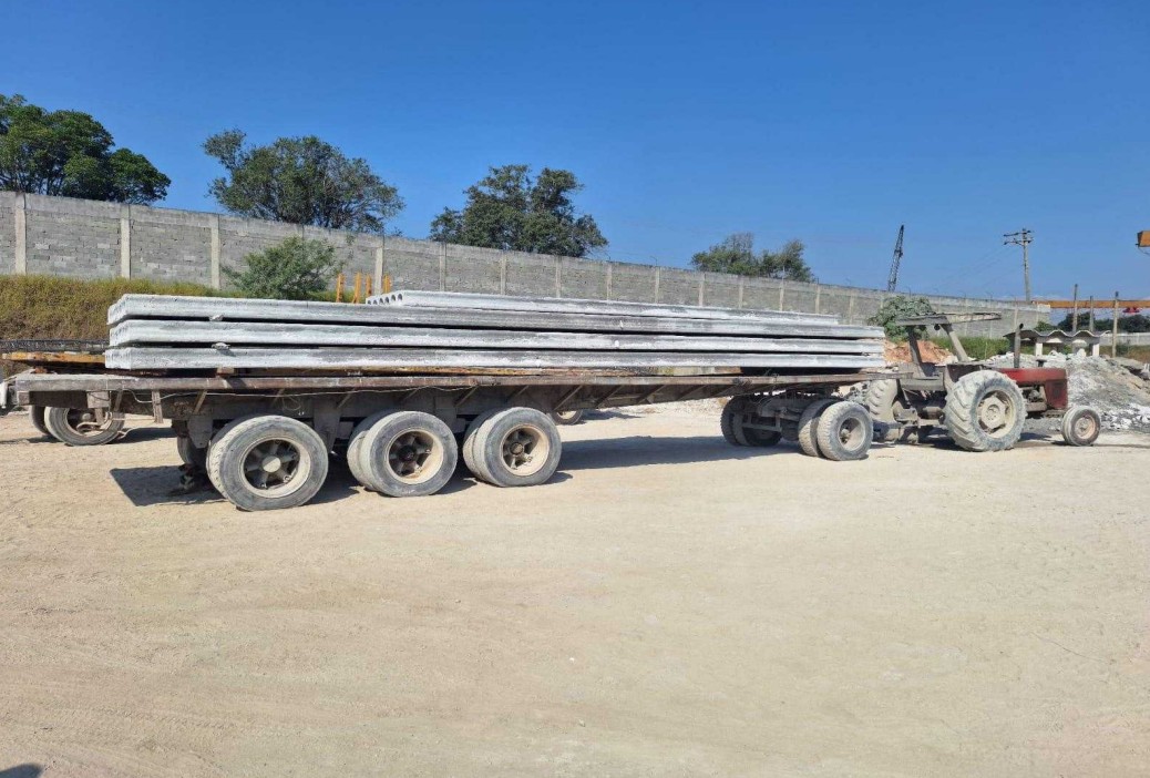 Trabalhador morre ao ser prensado entre trator e vigas de concreto em fábrica de Caçapava, SP