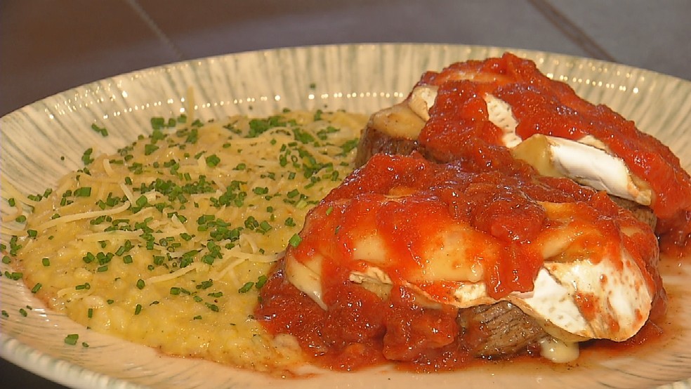Prato do Dia ensina como fazer risoto de trs queijos com escalope de carne e goiabada cremosa  Foto: Reproduo/TV Anhanguera