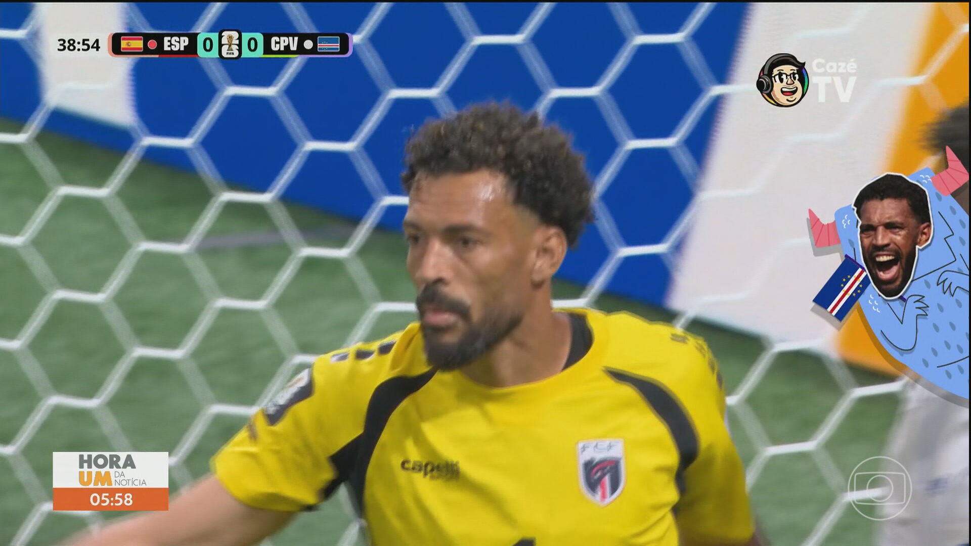 É #FAKE vídeo de pintura gigante do goleiro Vozinha em rua de Cabo Verde; cena foi fabricada com IA