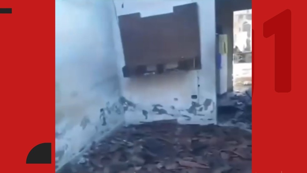Homem tem carro e casa incendiados na Bahia — Foto: Reprodução/Redes Sociais