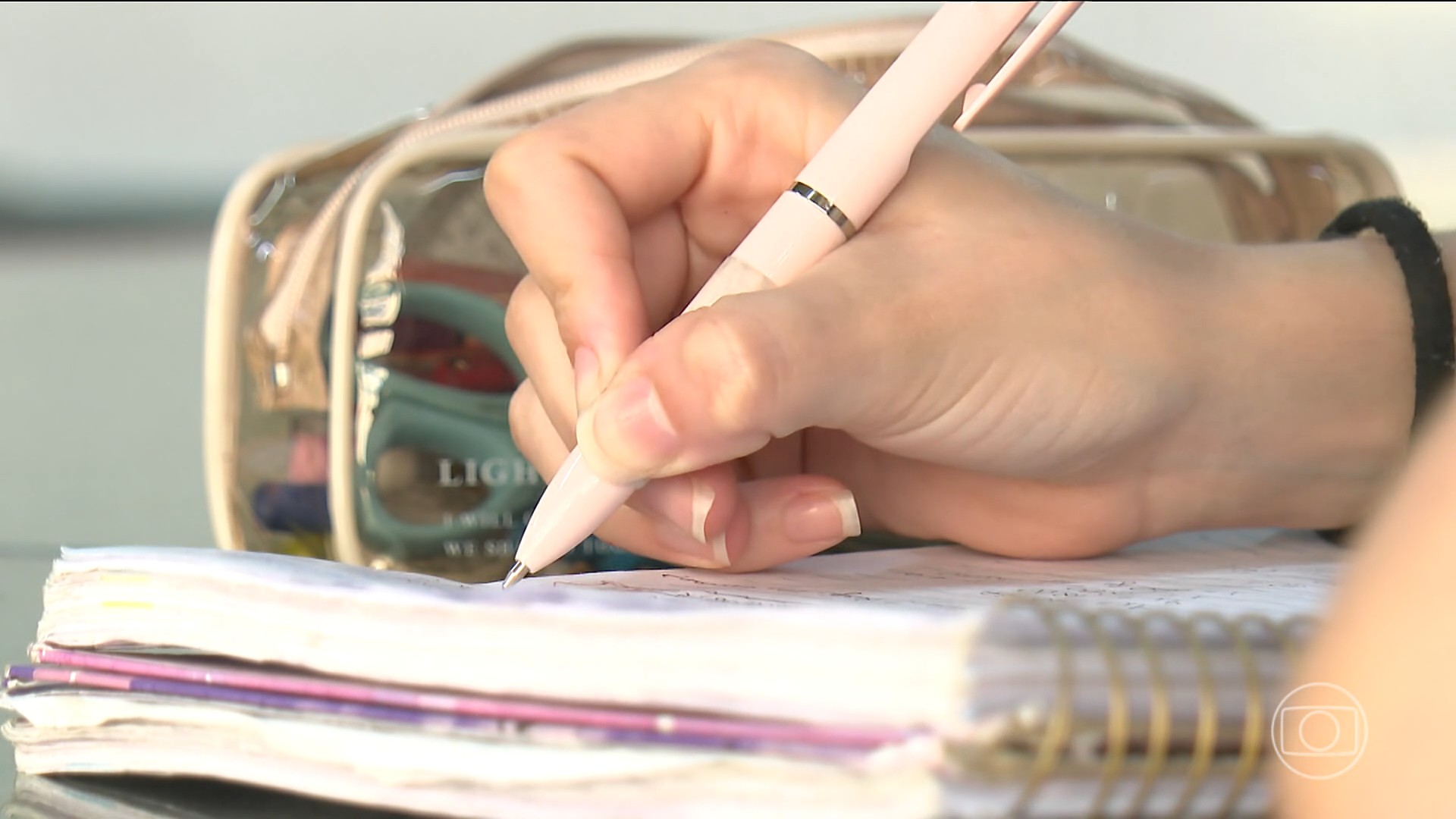 Prova Nacional Docente: mais de um milhão de inscritos se preparam para a primeira edição do 'Enem dos Professores'