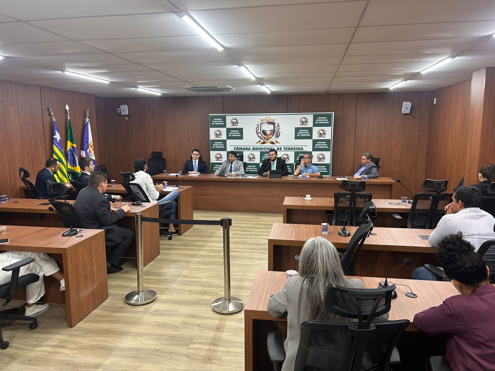 Procuradoria-Geral propõe prorrogar contrato da limpeza pública em Teresina por 6 meses