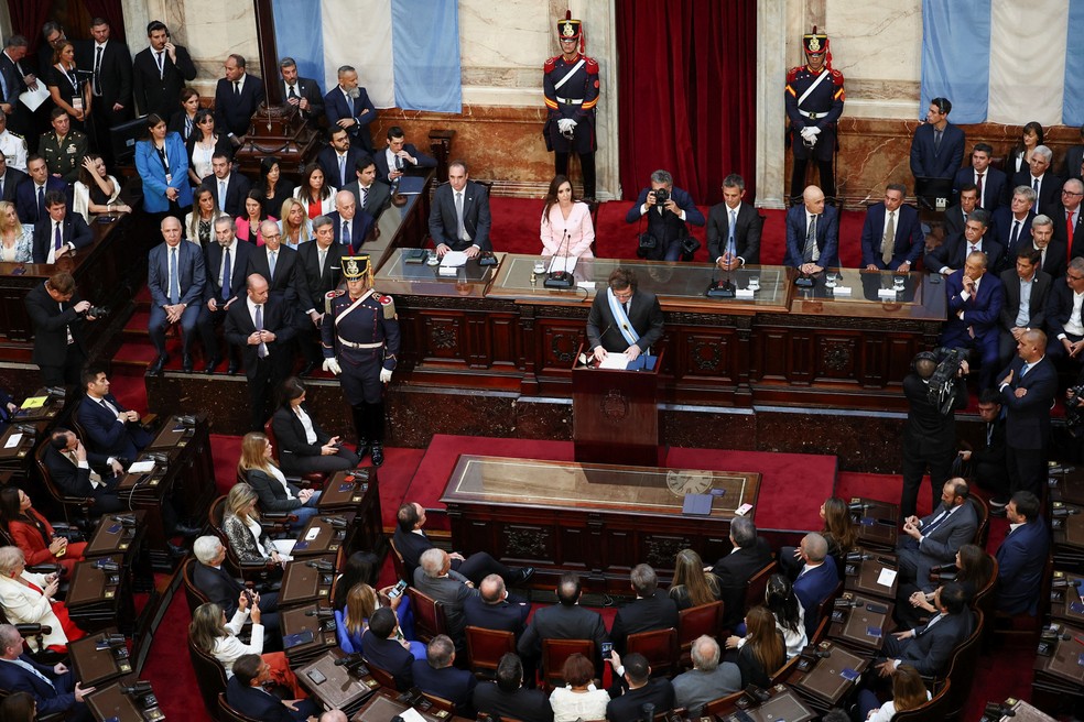 Presidente Javier Milei discursa na abertura do Congresso argentino, em 1º de março de 2024. — Foto: Agustin Marcarian/Reuters