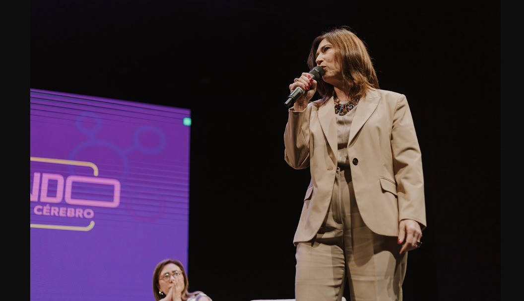 Evento gratuito reúne Beth Goulart e especialistas sobre saúde do cérebro em SP; veja programação