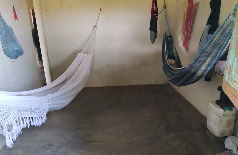 14 pessoas são encontradas trabalhando em situação análogas a escravidão em Boqueirão, na Paraíba  — Foto: Divulgação/Polícia Rodoviária Federal