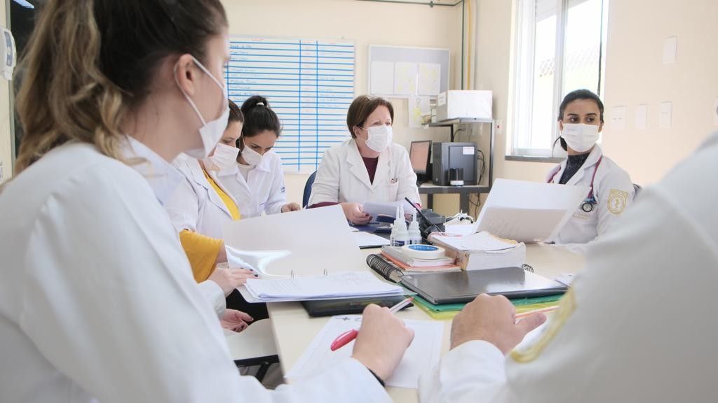 Lei que permite internato de estudantes de medicina do exterior entra em vigor no AC 