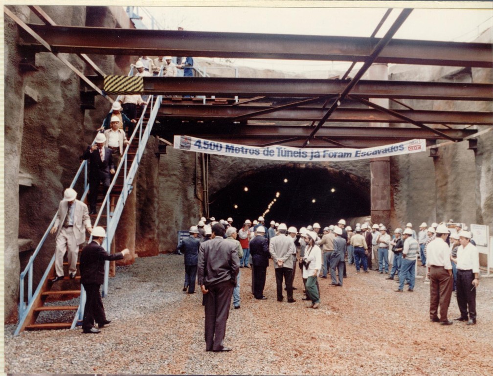 Visita em obras do Metrô-DF, em 1994 — Foto: Mtrô-DF