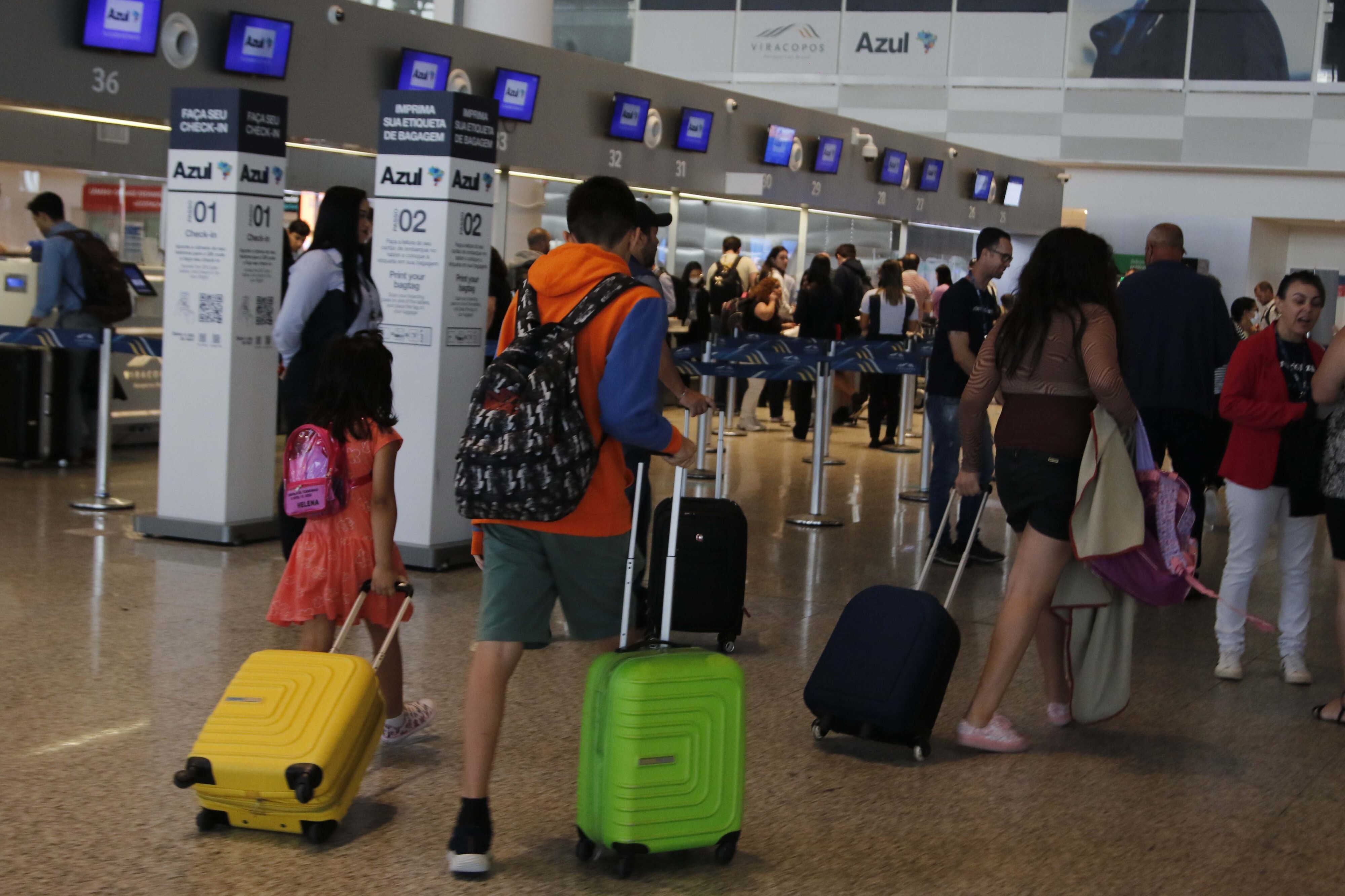 Aeronautas aprovam acordo com TST e cancelam assembleia para votar greve
