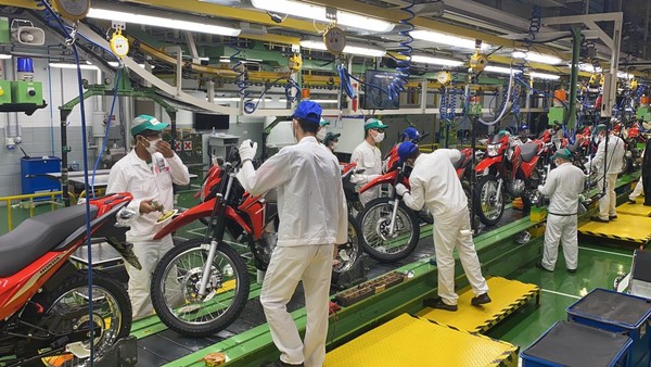 Com fábrica de motos elétricas em Manaus, empresa prevê