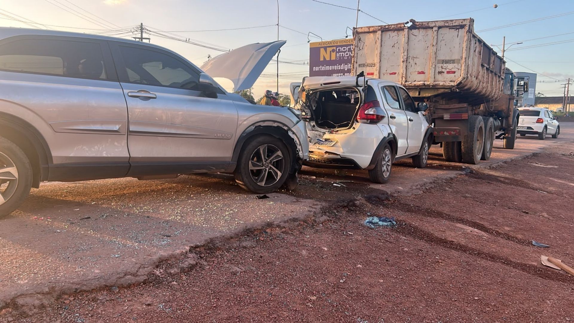 Acidente grave com quatro veículos é registrado na rodovia Duca Serra, em Macapá