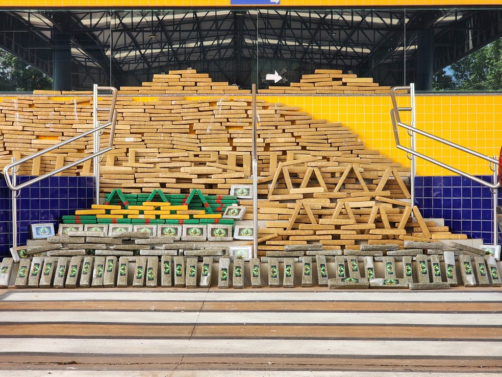 Mais de 650 quilos de maconha e skank foram apreendidas pela Pol�cia Rodovi�ria Federal � Foto: PRF Cuiab�