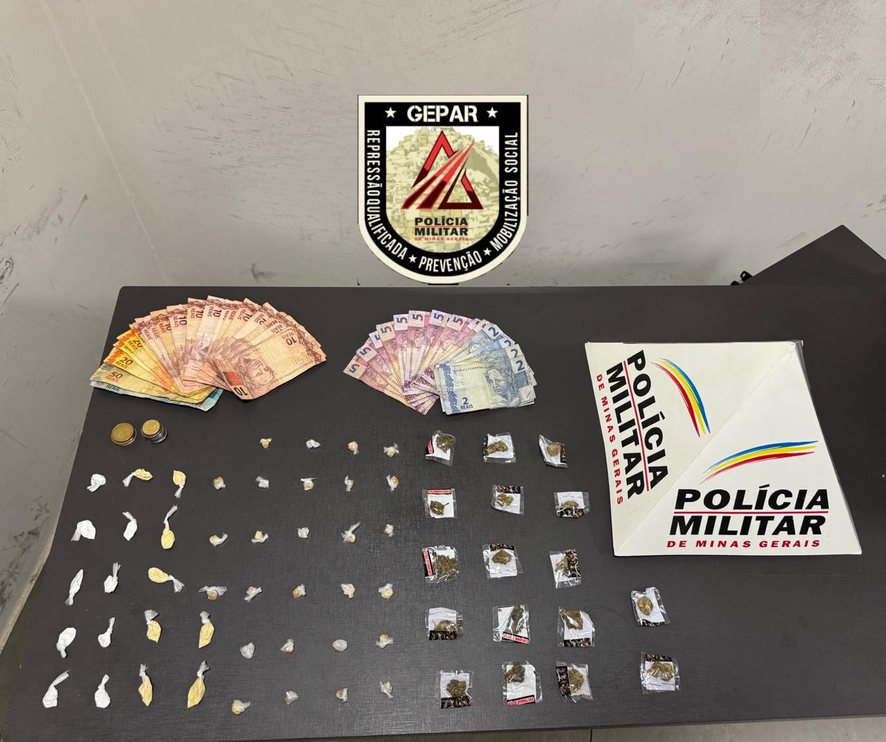 Na tentativa de fugir de abordagem da PM, adolescentes caem de telhado em Montes Claros