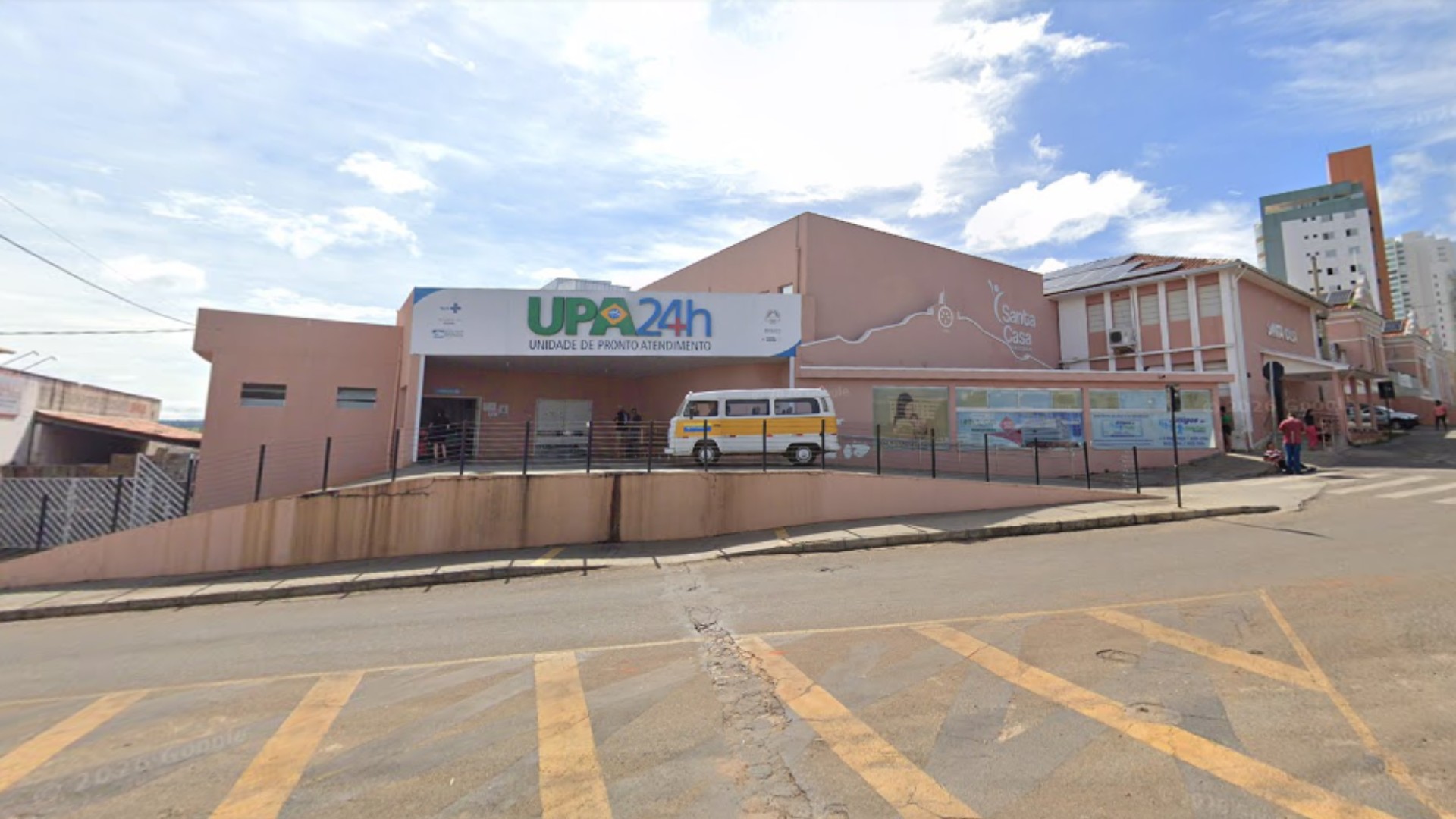 Criança de 2 anos morre atropelada por caminhão de coleta de lixo em Bom Despacho