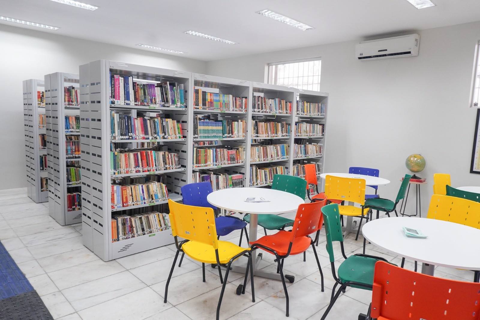Após oito anos fechada, Biblioteca Municipal Álvaro Lins é reinaugurada em Caruaru