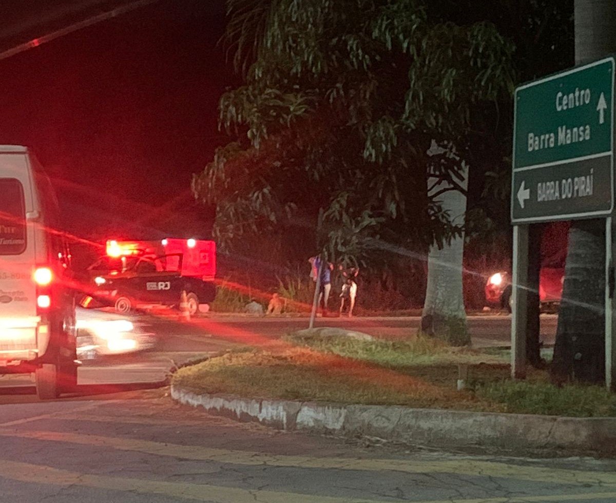 Corpo em avançado estado de decomposição é encontrado às margens da BR-393, em Volta Redonda