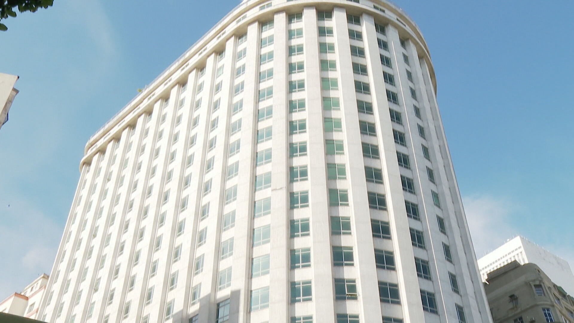 Justiça suspende Licitaça ã para Reforma do Edifício Serrador, Nova Sede da Câmara Municipal do Rio | Rio de Janeiro