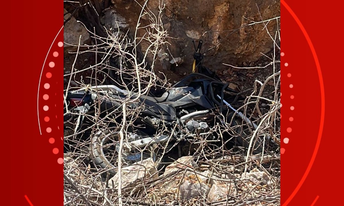 Motocicleta e outros pertences de advogado desaparecido são achados em área de vegetação na BA