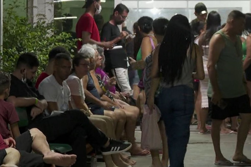 UPA Rodoviária em Guarujá (SP) ficou lotada com casos de virose — Foto: Reprodução/TV Tribuna