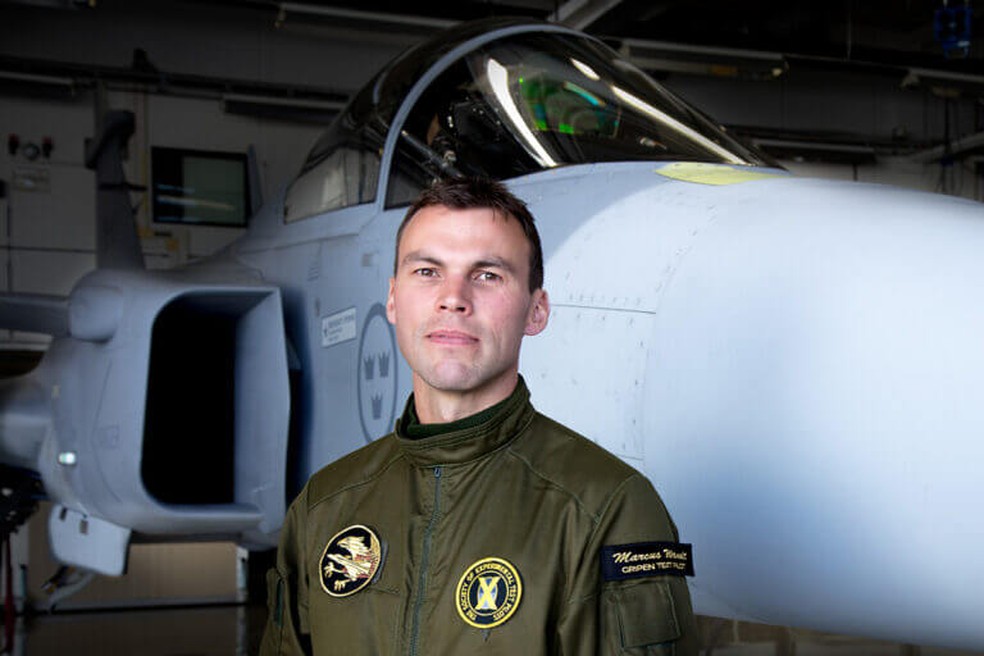 Marcus Want comemorou primeiro voo no Brasil  — Foto: Saab/ Divulgação