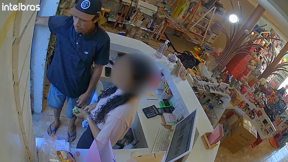 Caso ocorreu em julho na cidade de Cruz em uma loja de material escolar e variedades. — Foto: Reprodução