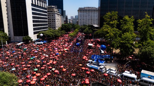 Golpe do beijo, do PIX e do contato: veja dicas de como se prevenir de estelionatos e furtos no carnaval