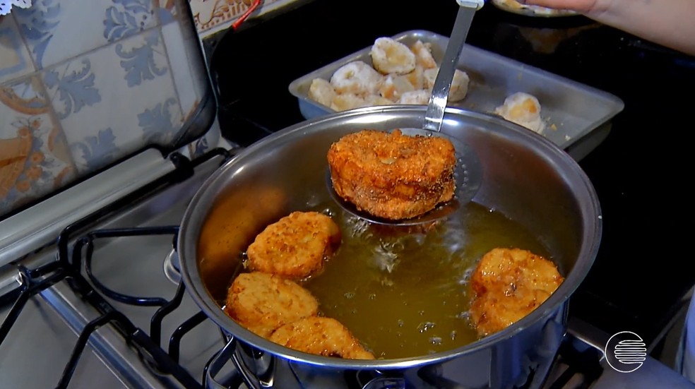 Clássica rabanada, prato essencial para a ceia de Natal — Foto: Reprodução