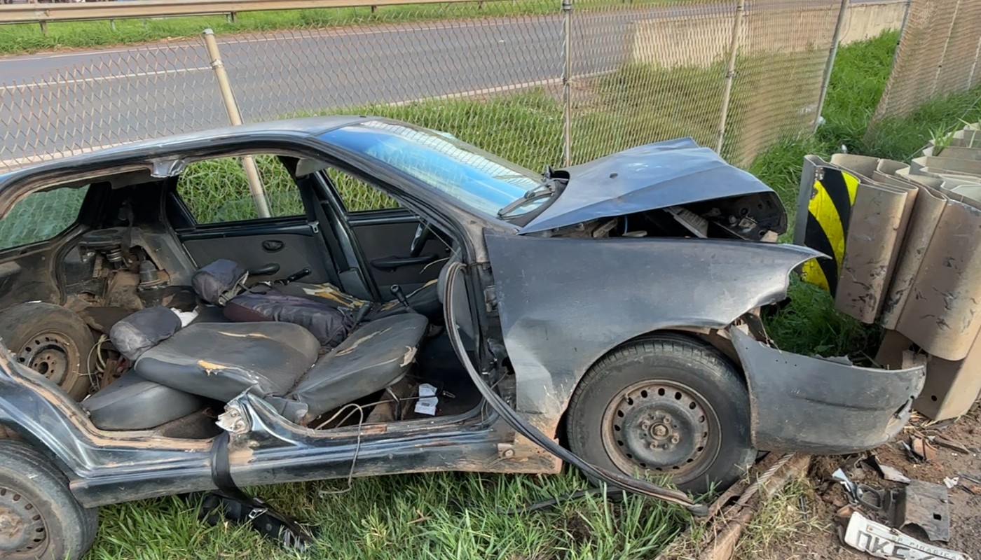 Em destaque: Homem fica em estrato grave após perder o controle e bater em guard-rail na Rodovia do Açúcar, em Piracicaba