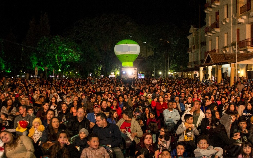 Praça Viva Cinema Livre