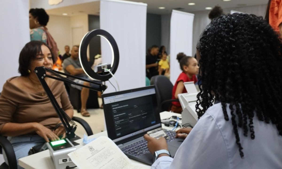SAC itinerante em shopping de Salvador prorroga emissão da nova carteira de identidade; sabia mais