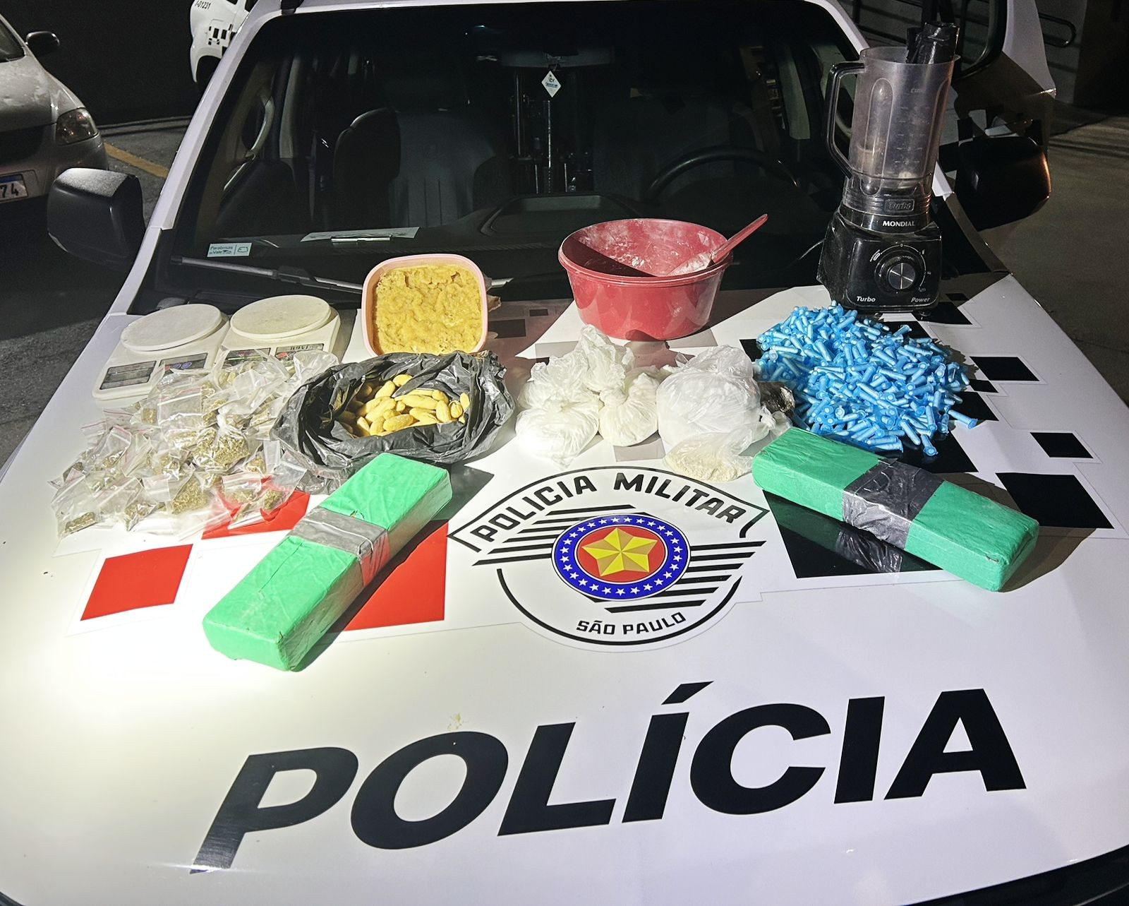 Três bolivianos são presos por tráfico internacional de drogas, em São José dos Campos