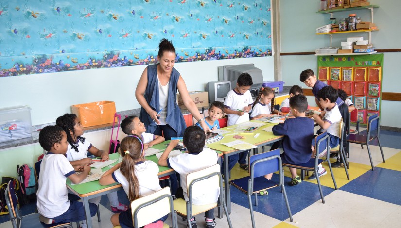 Mais de 1 milhão de alunos da rede municipal de ensino voltam às aulas  nesta segunda na cidade de SP; rodízio também está 