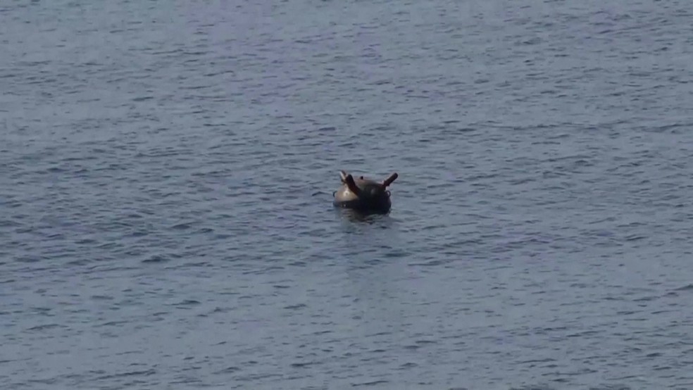 Mina naval foi encontrada no Mar Negro por pescadores — Foto: Forças Armadas da Romênia via Reuters