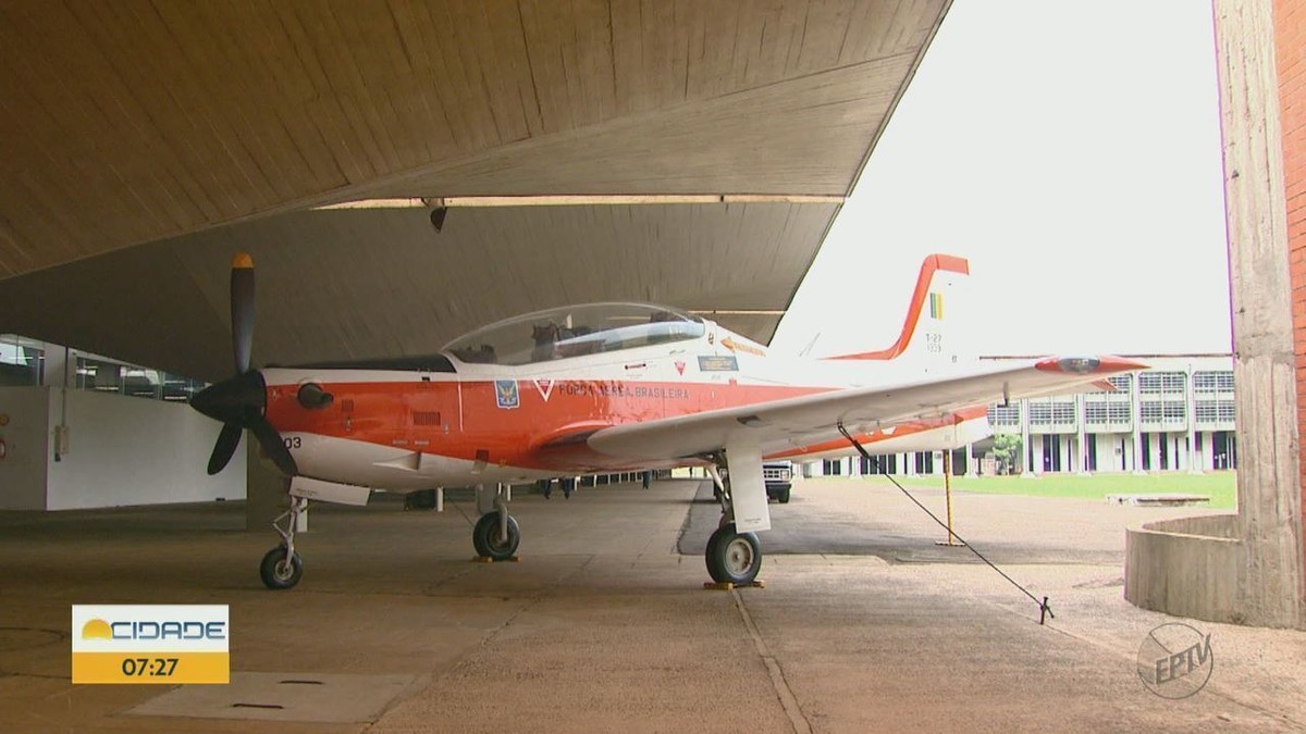 Avião Tucano de Combate 47 Peças