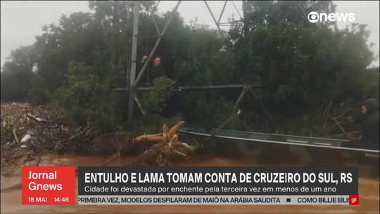 Mulher se abrigou em torre de energia durante enchente em Cruzeiro do Sul, RS - Programa: Jornal GloboNews 