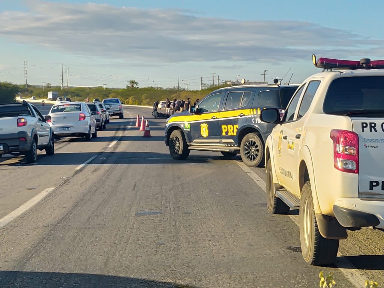 Passageira morre em queda de moto na BR-304 em Mossoró