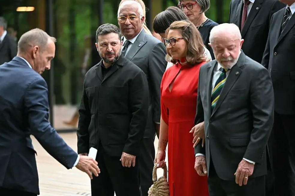 Lula e Zelensky se reuniram a portas fechadas para falar sobre a guerra na Ucrânia — Foto: Getty Images