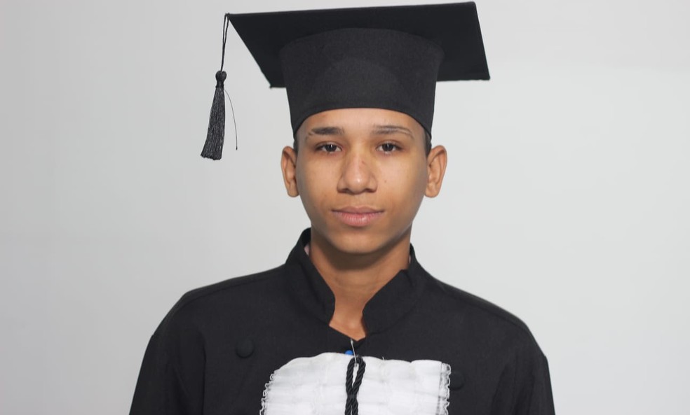 Deivid Soares da Silva, de 17 anos, perdeu a vida no desabamento de prédio em Paulista — Foto: Acervo pessoal